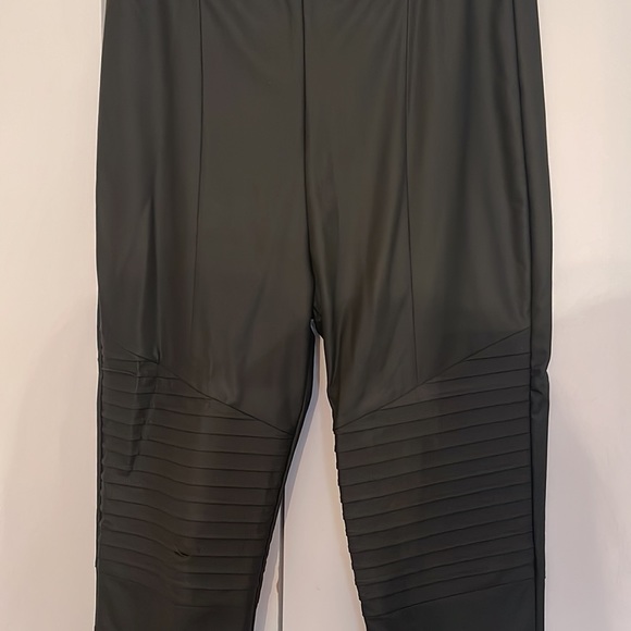 Plush Legging - Picture 4 of 11